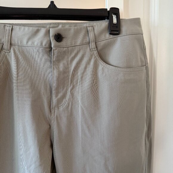 Vuori Men's Meta Pants Size 33 Color Grey - Picture 3 of 5